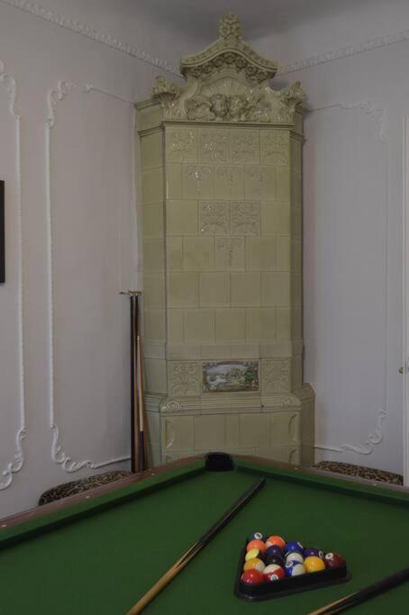 Unique Spacious Classic 3 Bedroom Midtown Apartment ! Billiard Room ! Riga Dış mekan fotoğraf