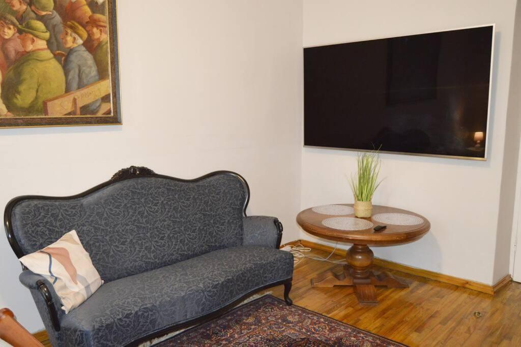 Unique Spacious Classic 3 Bedroom Midtown Apartment ! Billiard Room ! Riga Dış mekan fotoğraf