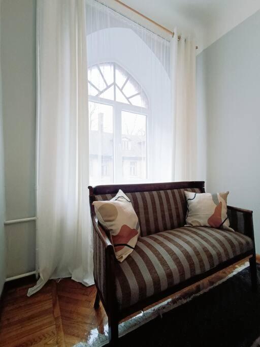 Unique Spacious Classic 3 Bedroom Midtown Apartment ! Billiard Room ! Riga Dış mekan fotoğraf