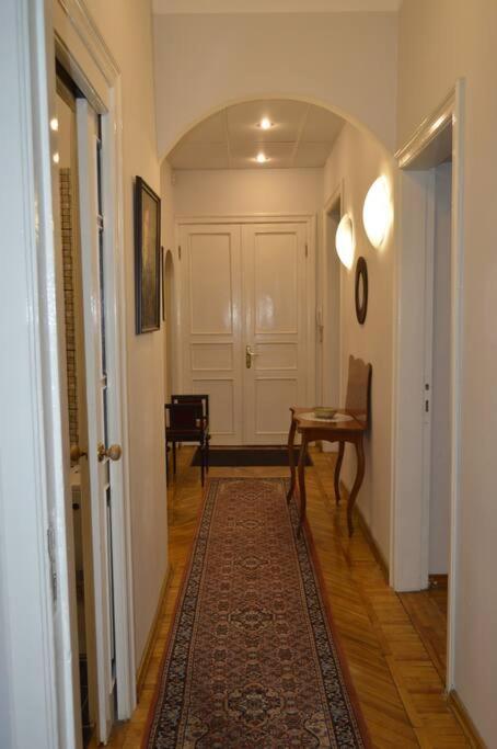 Unique Spacious Classic 3 Bedroom Midtown Apartment ! Billiard Room ! Riga Dış mekan fotoğraf