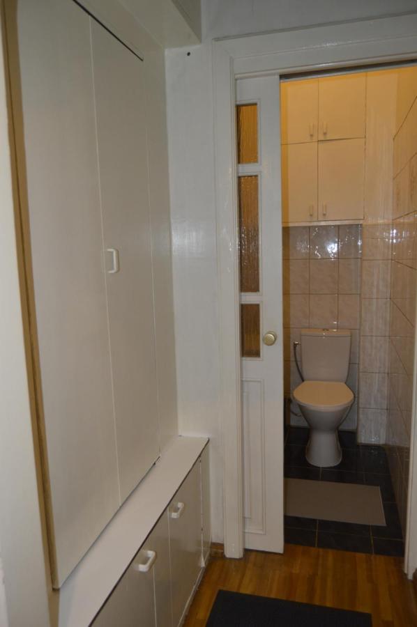 Unique Spacious Classic 3 Bedroom Midtown Apartment ! Billiard Room ! Riga Dış mekan fotoğraf